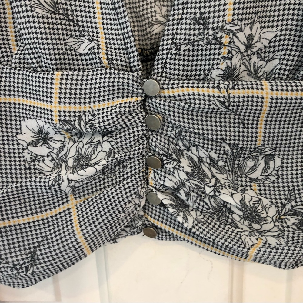 Forever 21 blouse, long sleeves with elastic bottoms, v-neck, elastic waist, SzS - Picture 5 of 11